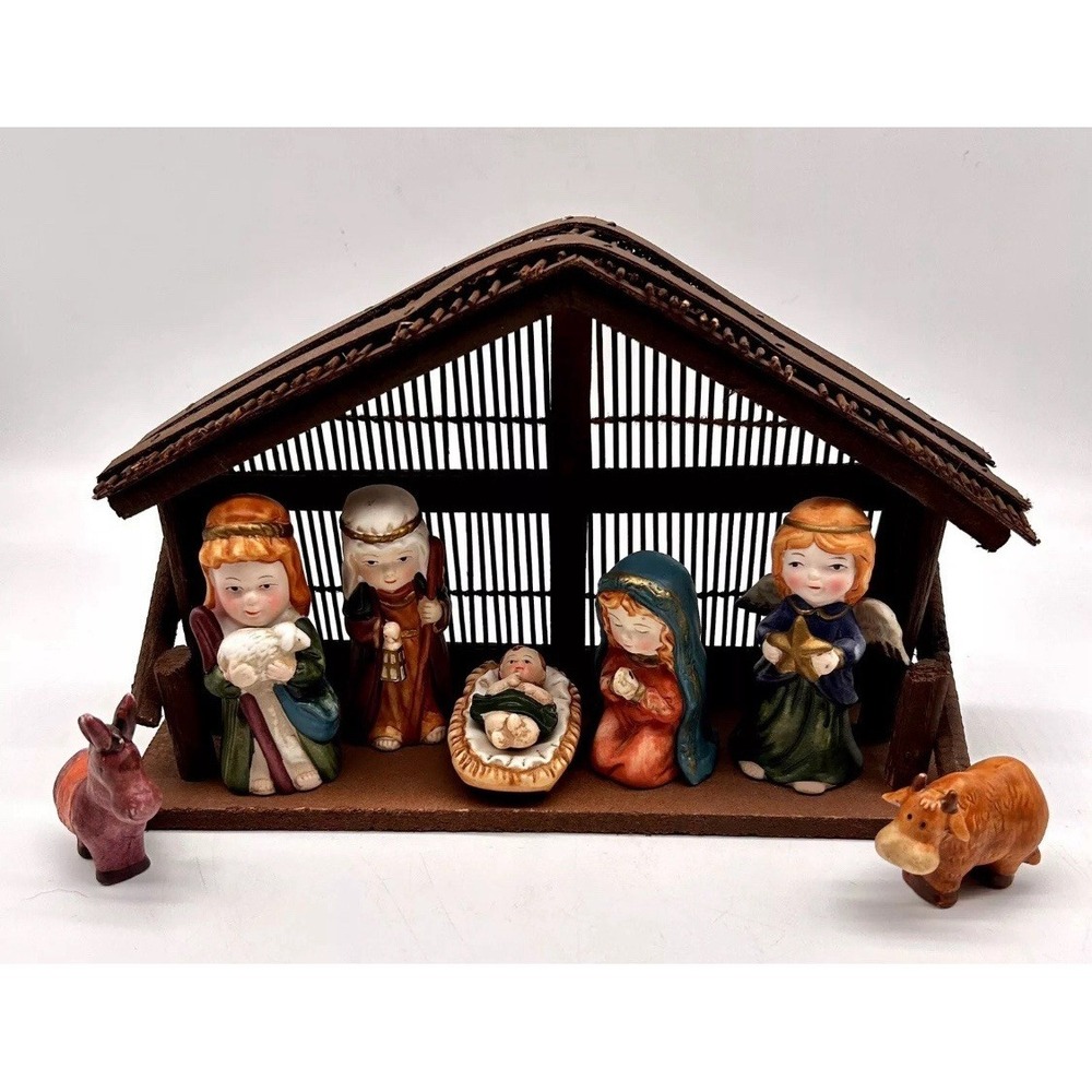 Elements Christmas Nativity 8 Piece Ceramic Set With Wooden Stable 2007 New